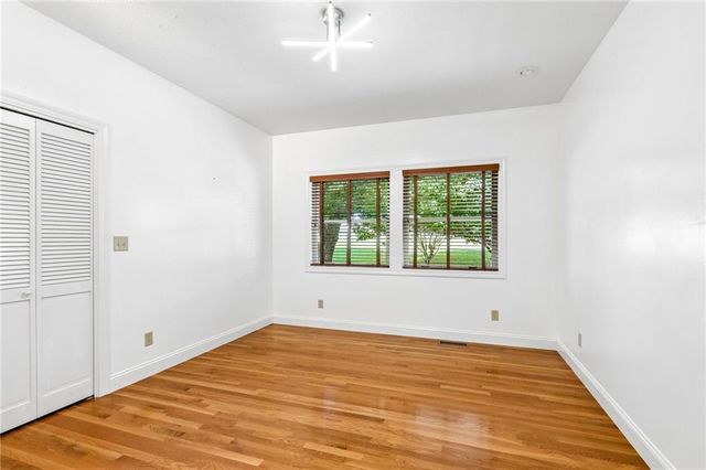 1601 Lynn Road, Excelsior Springs, MO 64024