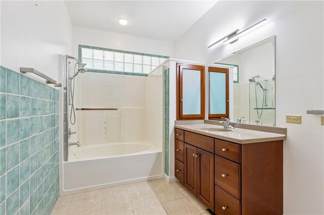 1601 Lynn Road, Excelsior Springs, MO 64024