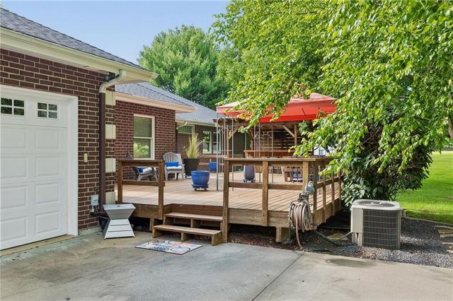 1601 Lynn Road, Excelsior Springs, MO 64024