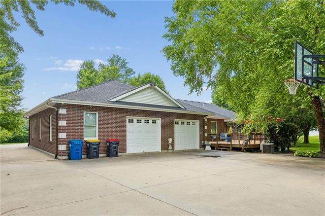 1601 Lynn Road, Excelsior Springs, MO 64024
