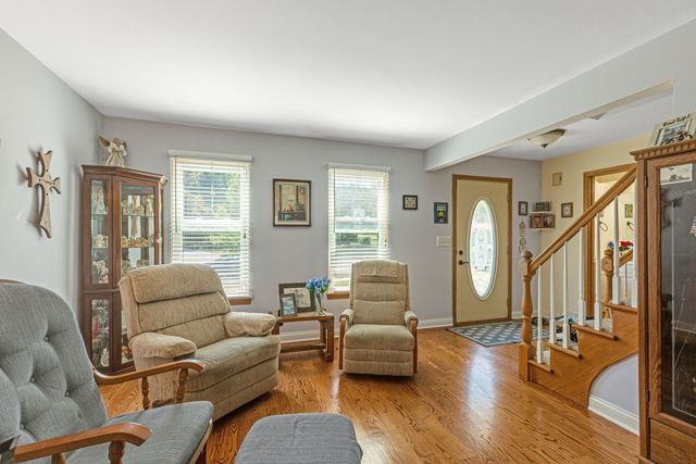1898 McRae Lane, Mundelein, IL 60060