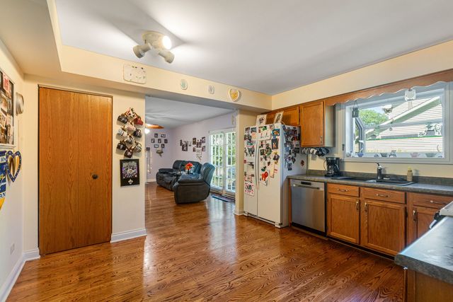 1898 McRae Lane, Mundelein, IL 60060
