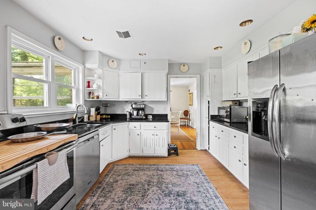 641 OAKLAND TER, Alexandria, VA 22302