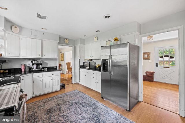 641 OAKLAND TER, Alexandria, VA 22302