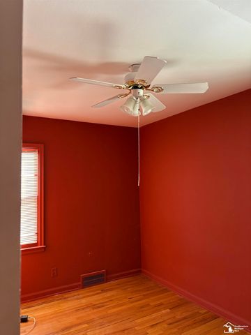 15163 University Street, Allen Park, MI 48101