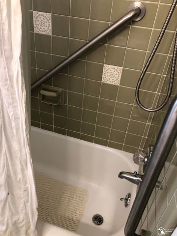 15163 University Street, Allen Park, MI 48101