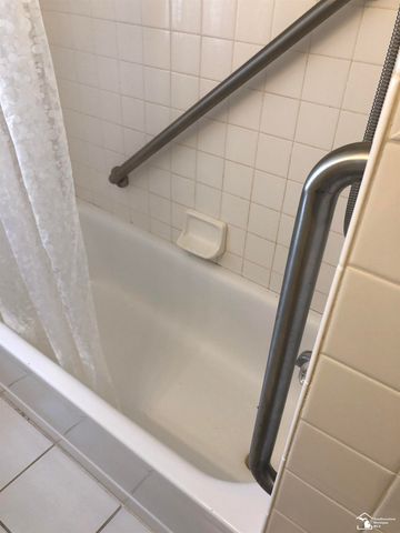 15163 University Street, Allen Park, MI 48101