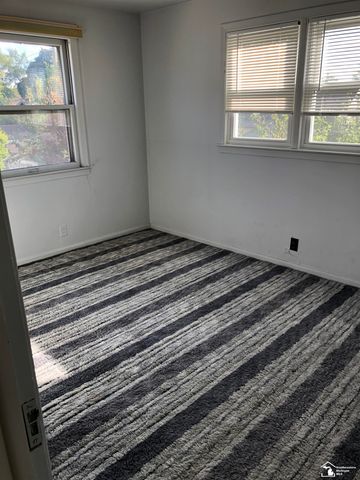 15163 University Street, Allen Park, MI 48101