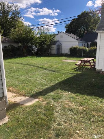 15163 University Street, Allen Park, MI 48101