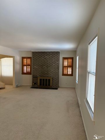 15163 University Street, Allen Park, MI 48101