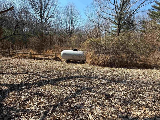 633 W Co Rd 475 S, Winslow, IN 47598