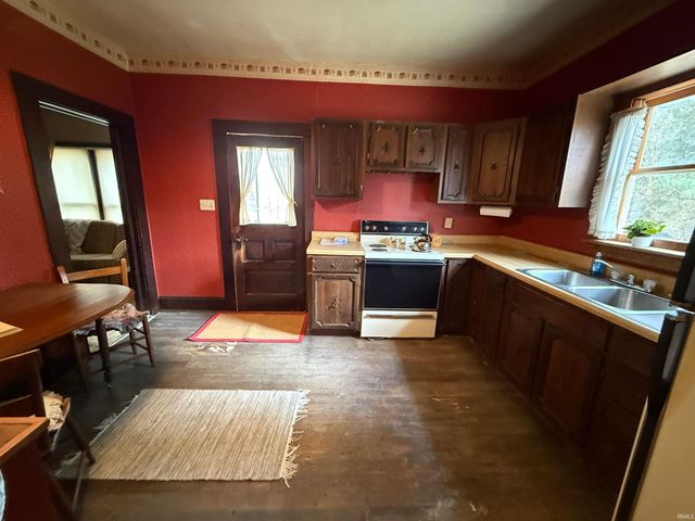 633 W Co Rd 475 S, Winslow, IN 47598