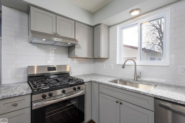 19944 Fenton Street, Roseville, MI 48066