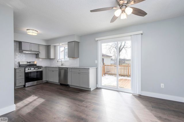 19944 Fenton Street, Roseville, MI 48066