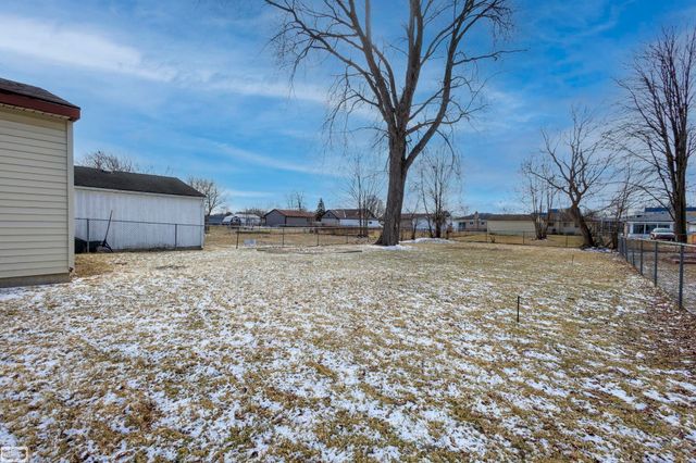 19944 Fenton Street, Roseville, MI 48066