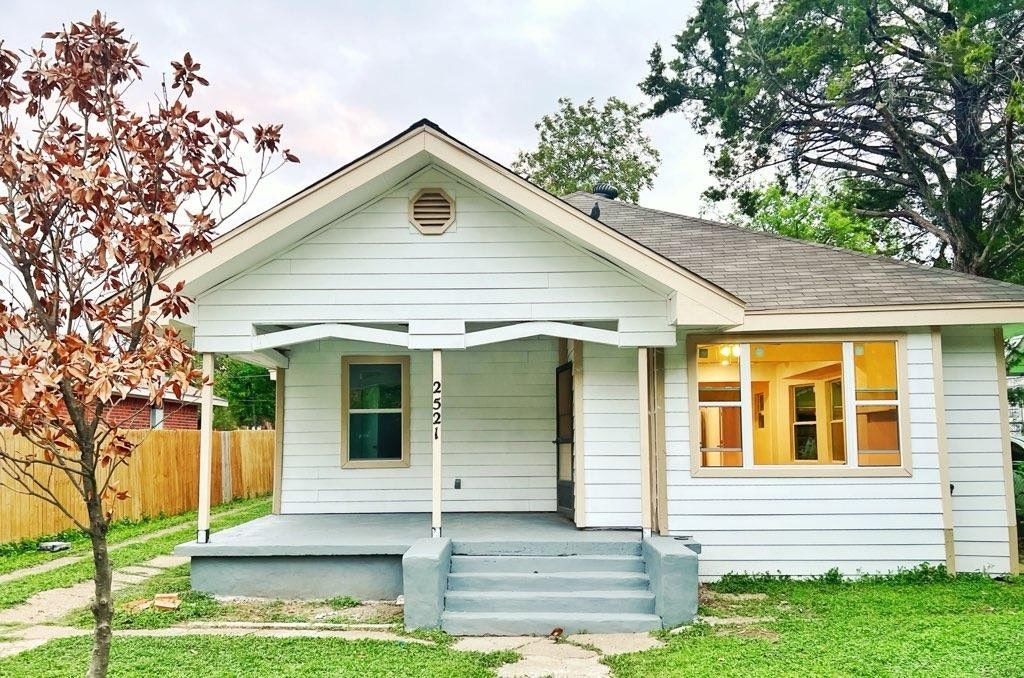 2521 S Ewing Avenue, Dallas, TX 75216