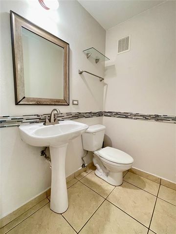 60 VALERIA, Vega Alta, PR 00692