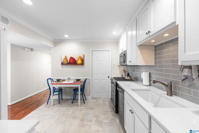 1851 Rockwood Rd, Vestavia Hills, AL 35216