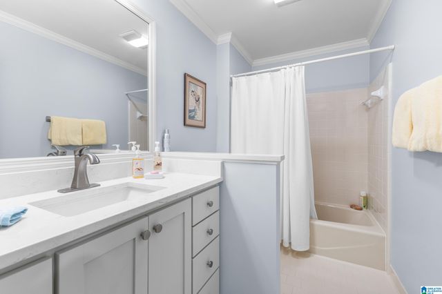 1851 Rockwood Rd, Vestavia Hills, AL 35216