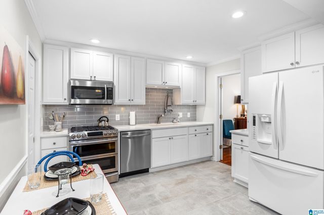 1851 Rockwood Rd, Vestavia Hills, AL 35216