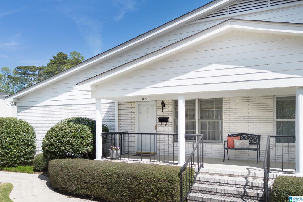 1851 Rockwood Rd, Vestavia Hills, AL 35216