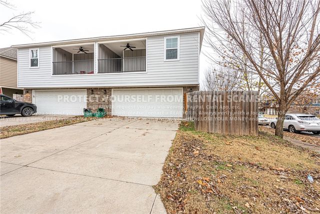 1374 N Corsica Drive, Fayetteville, AR 72704