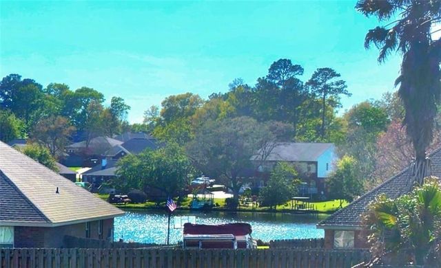 16396 Edgewater Circle, Loxley, AL 36551
