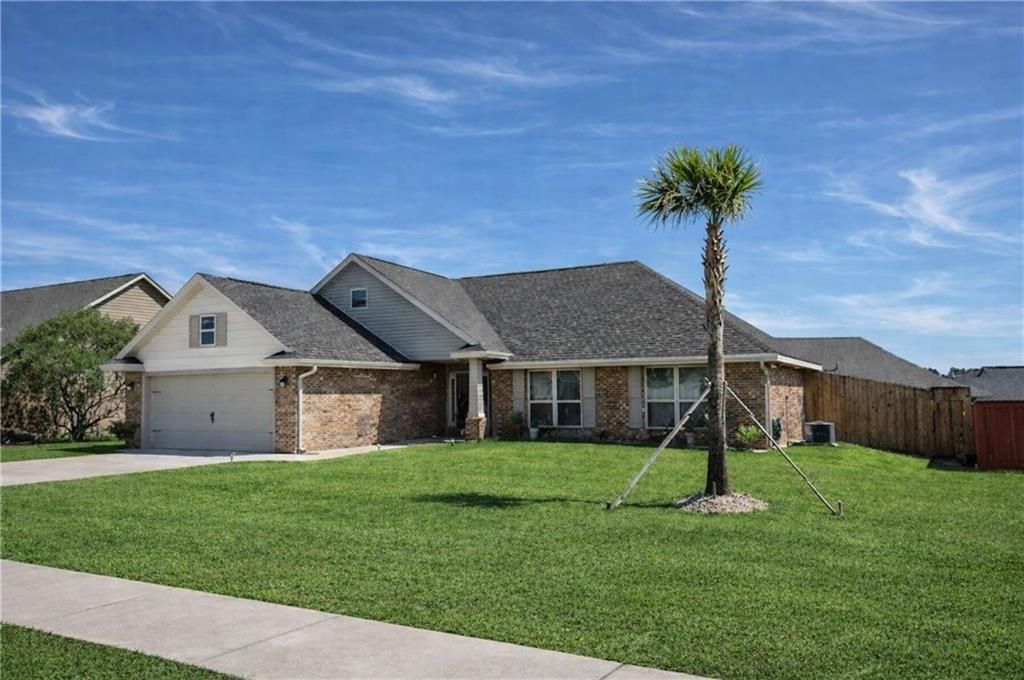 16396 Edgewater Circle, Loxley, AL 36551