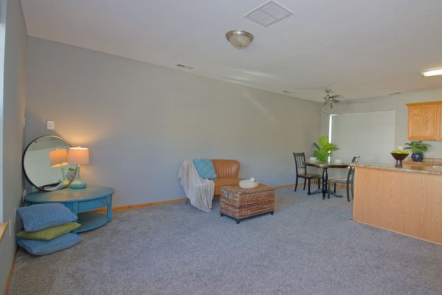 15220 Greenbelt Drive, Urbandale, IA 50323