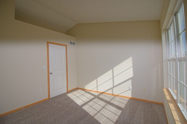 15220 Greenbelt Drive, Urbandale, IA 50323