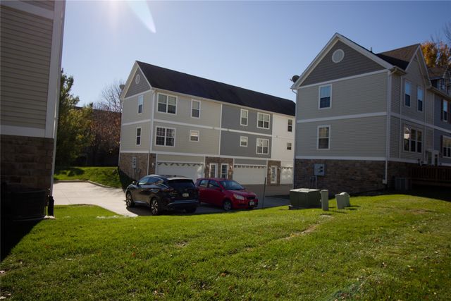 15220 Greenbelt Drive, Urbandale, IA 50323