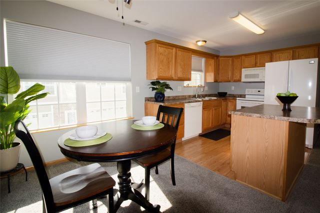 15220 Greenbelt Drive, Urbandale, IA 50323