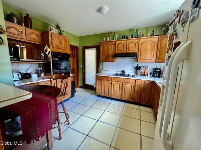 1828 Helderberg Avenue, Rotterdam, NY 12306
