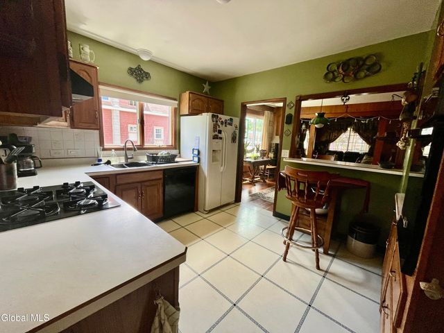 1828 Helderberg Avenue, Rotterdam, NY 12306