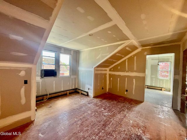 1828 Helderberg Avenue, Rotterdam, NY 12306