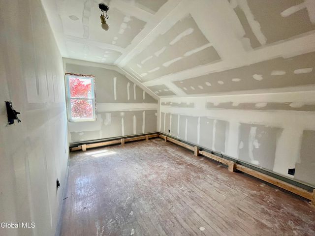 1828 Helderberg Avenue, Rotterdam, NY 12306