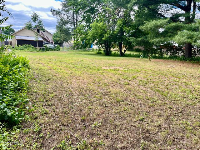 1828 Helderberg Avenue, Rotterdam, NY 12306