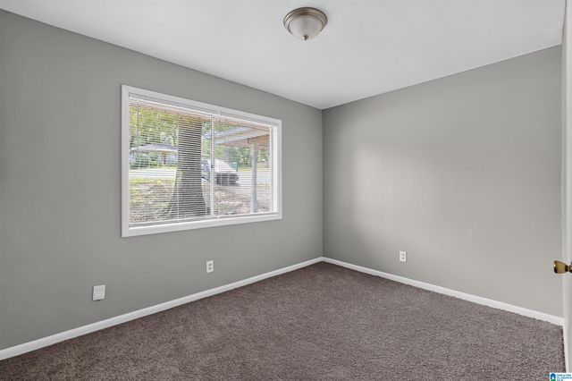 1700 4TH WAY NW, Center Point, AL 35215