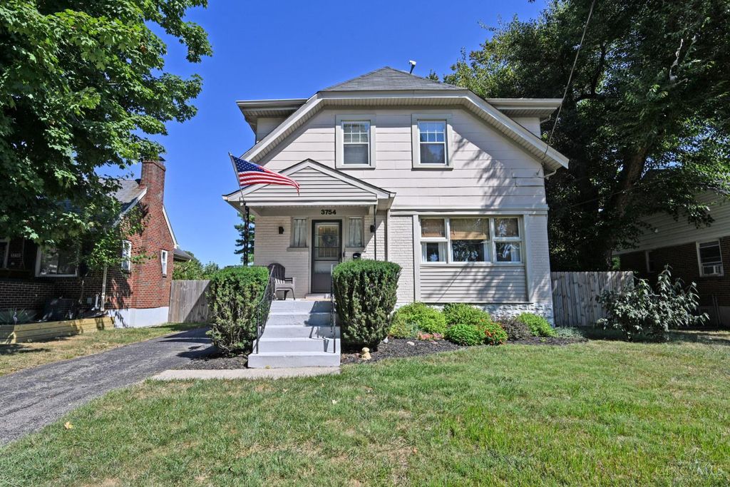 3754 N Berkley Circle, Silverton, OH 45236