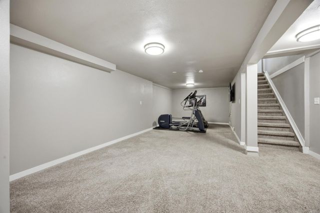1437 11th Street S, Fargo, ND 58103