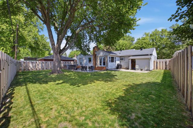 1437 11th Street S, Fargo, ND 58103