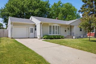 1437 11th Street S, Fargo, ND 58103