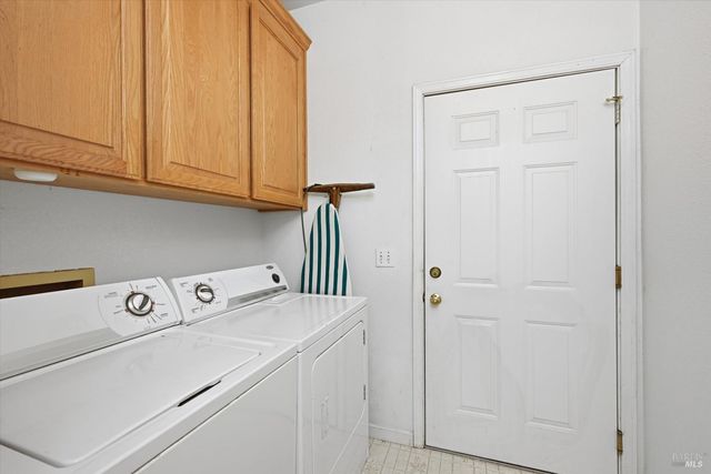 17860 Deer Hill Rd, Hidden Valley Lake, CA 95467