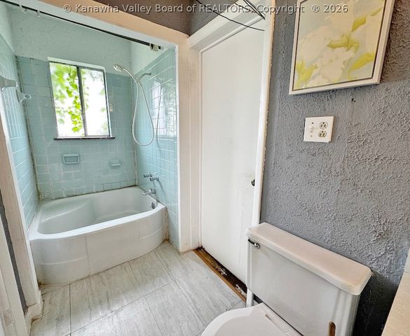 629 Virginia Street W, Charleston, WV 25302
