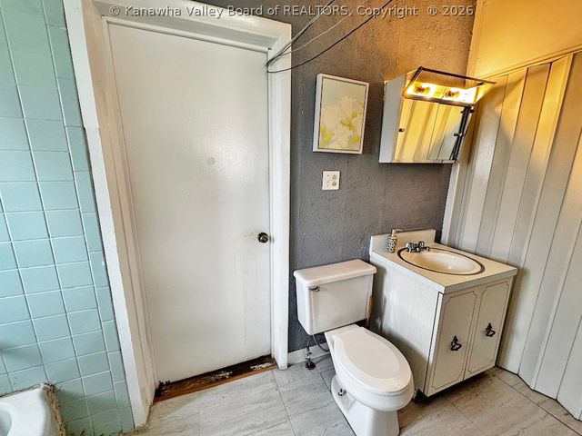 629 Virginia Street W, Charleston, WV 25302