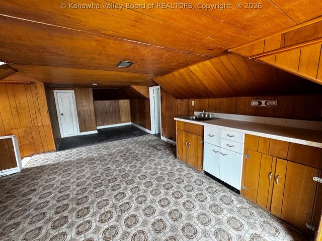 629 Virginia Street W, Charleston, WV 25302