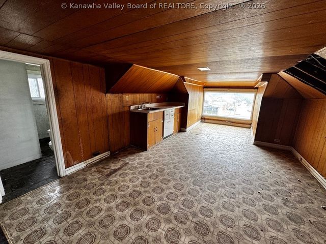 629 Virginia Street W, Charleston, WV 25302