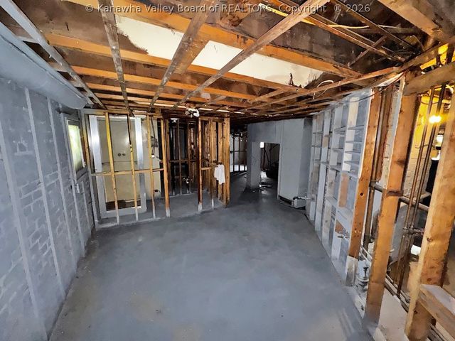 629 Virginia Street W, Charleston, WV 25302