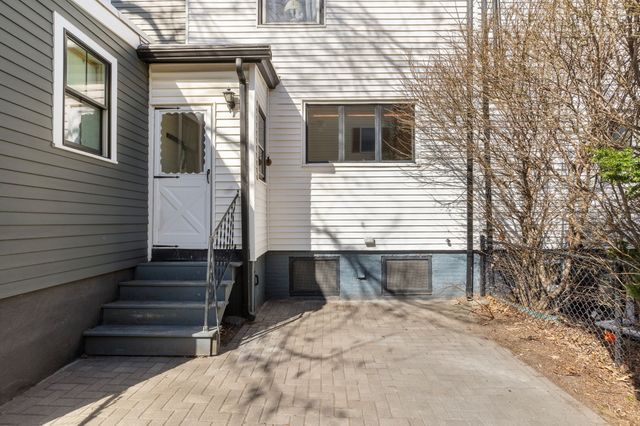 56.5 Spring St 56, Cambridge, MA 02141
