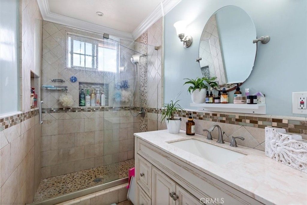 Image 15 of property listing at 15222 Osage, Lawndale, CA 90260